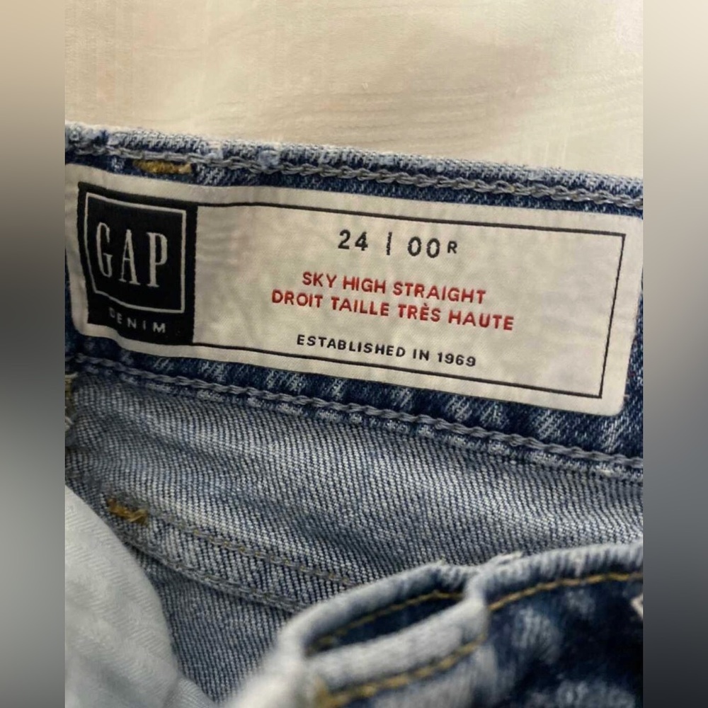 GAP straight leg blue jeans - Picture 2 of 3